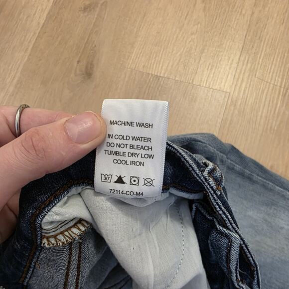 Judy Blue Light Wash Stretchy Cute Casual Skinny Mid Rise Capris Size 30 - Picture 8 of 9